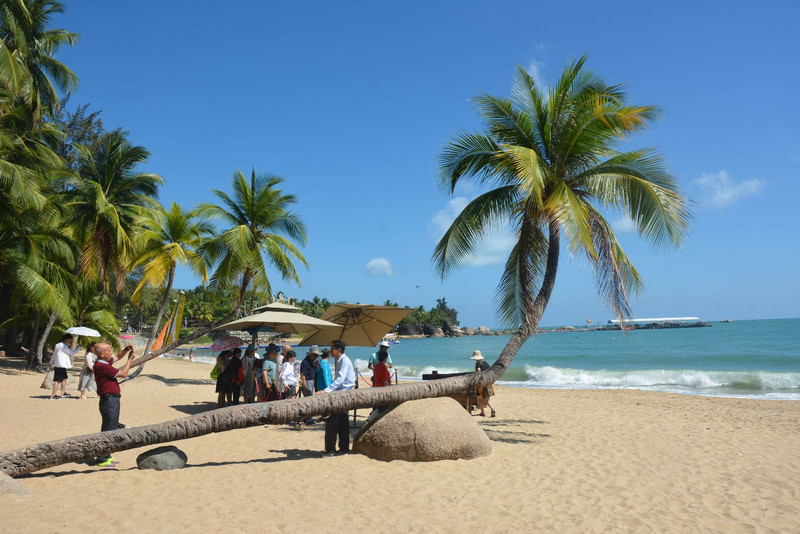 海南岛阳光海岸,海风轻拂下的惬意时光